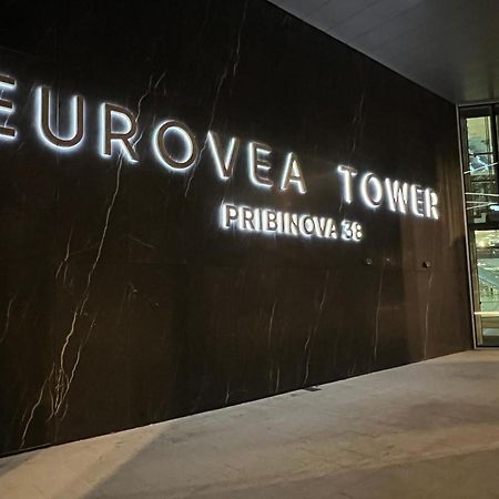 Nikas Eurovea Apartments - Free Parking Bratislava Eksteriør bilde